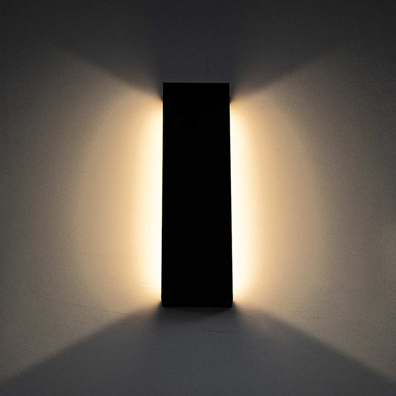 Arandela LED Yeni 7W 3000K 539LM 30CM IP65 Preta 2800 Nordecor ST3146