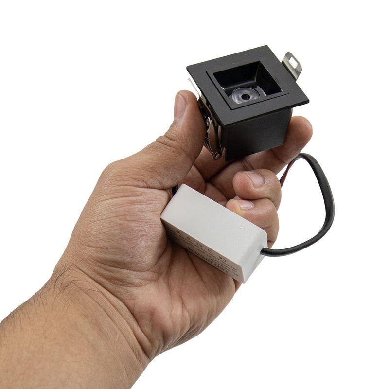 Spot LED de Embutir Calli 1 Foco 2W 3000k Preto Bella Iluminação ST3221  detalhe tamanho real 