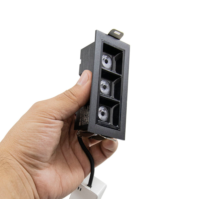 Spot LED de Embutir Calli 3 Focos 6W 3000k Preto Bella Iluminação ST3221 Tamanho Real 