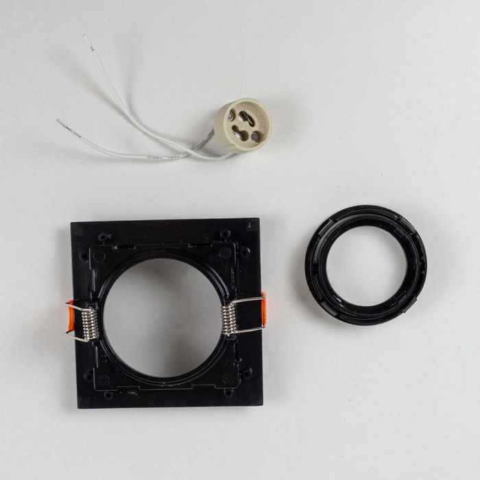 Spot Embutir Conecta ABS Preto para MR16 DL146DICB Bella ST2348